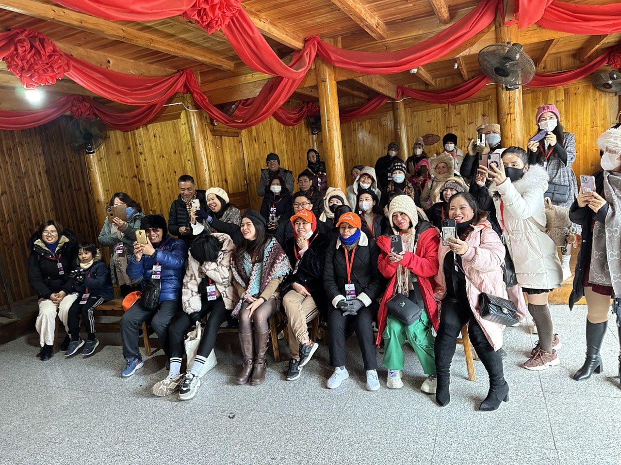 Ảnh Đoàn Phượng Hoàng cổ trấn Trung Quốc